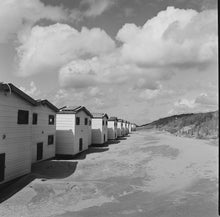 Load image into Gallery viewer, Hasselblad 503CX + CF 80mm 2.8 T* + A12

