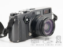 Load image into Gallery viewer, Hasselblad XPAN, 45 + 90mm set | Low shutter count 0097
