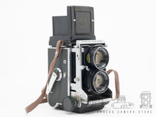 Afbeelding in Gallery-weergave laden, Mamiya C3 + Sekor 80mm 2.8 blue dot
