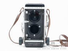 Afbeelding in Gallery-weergave laden, Mamiya C3 + Sekor 80mm 2.8 blue dot
