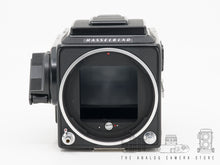 Load image into Gallery viewer, Soon for sale | Hasselblad 503CX + CFE 80mm 2.8 + A12
