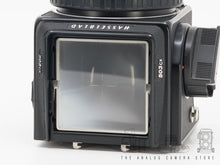 Load image into Gallery viewer, Soon for sale | Hasselblad 503CX + CFE 80mm 2.8 + A12

