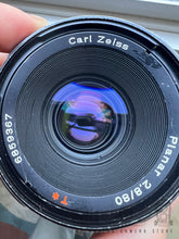 Load image into Gallery viewer, Hasselblad Carl Zeiss Planar CF 80mm 2.8 | READ
