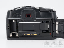 Load image into Gallery viewer, Leica R8
