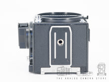 Load image into Gallery viewer, Hasselblad 2000FCW
