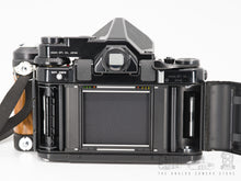 Afbeelding in Gallery-weergave laden, Pentax 67
