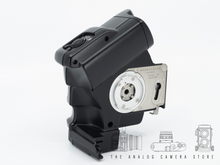Load image into Gallery viewer, Hasselblad Winder CW + Strap + Remote | BOXED
