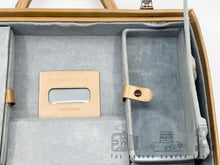 Afbeelding in Gallery-weergave laden, Hasselblad tan camera case for V system
