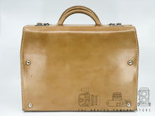 Afbeelding in Gallery-weergave laden, Hasselblad tan camera case for V system
