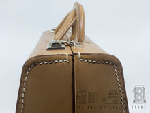 Afbeelding in Gallery-weergave laden, Hasselblad tan camera case for V system
