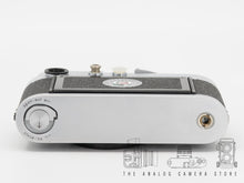 Load image into Gallery viewer, Leica M3 SS + Leica MR meter | 1960
