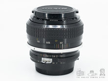 Afbeelding in Gallery-weergave laden, Nikon Nikkor 55mm 1.2 Ai
