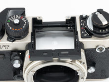 Afbeelding in Gallery-weergave laden, Nikon F3/T HP Champagne + MD-4 Motordrive
