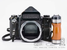 Afbeelding in Gallery-weergave laden, Pentax 6X7 | CLA
